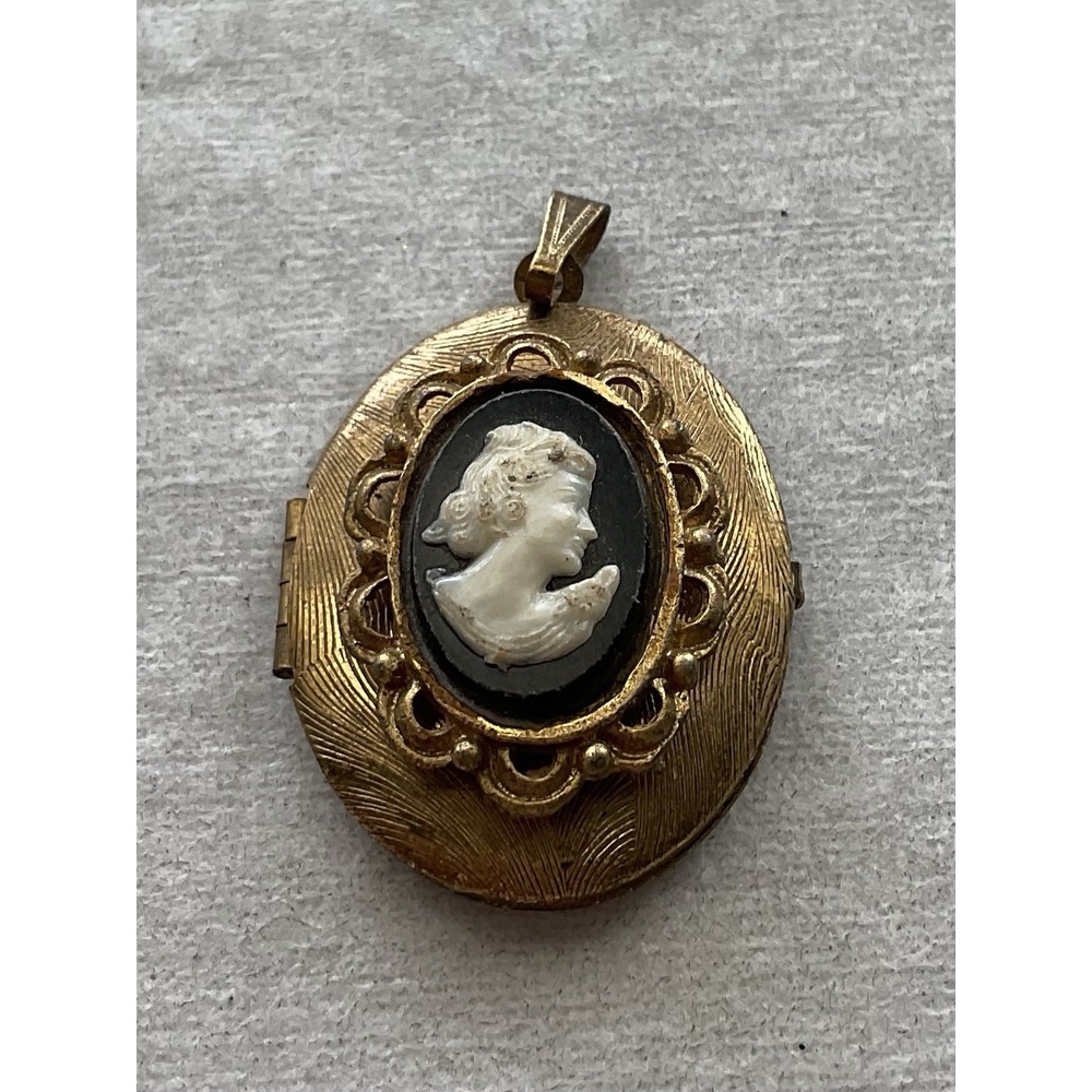 vintage oval gold-toned Cameo locket Pendant White On Black Estate Jewelry